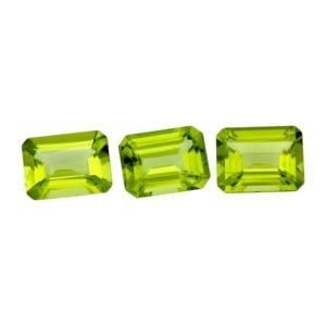 Peridot - Emerald Cut - 7 x 5 mm